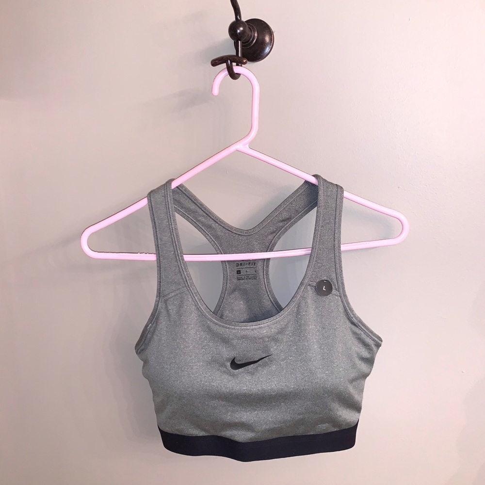 NIKE Classic Padded Sports Bra